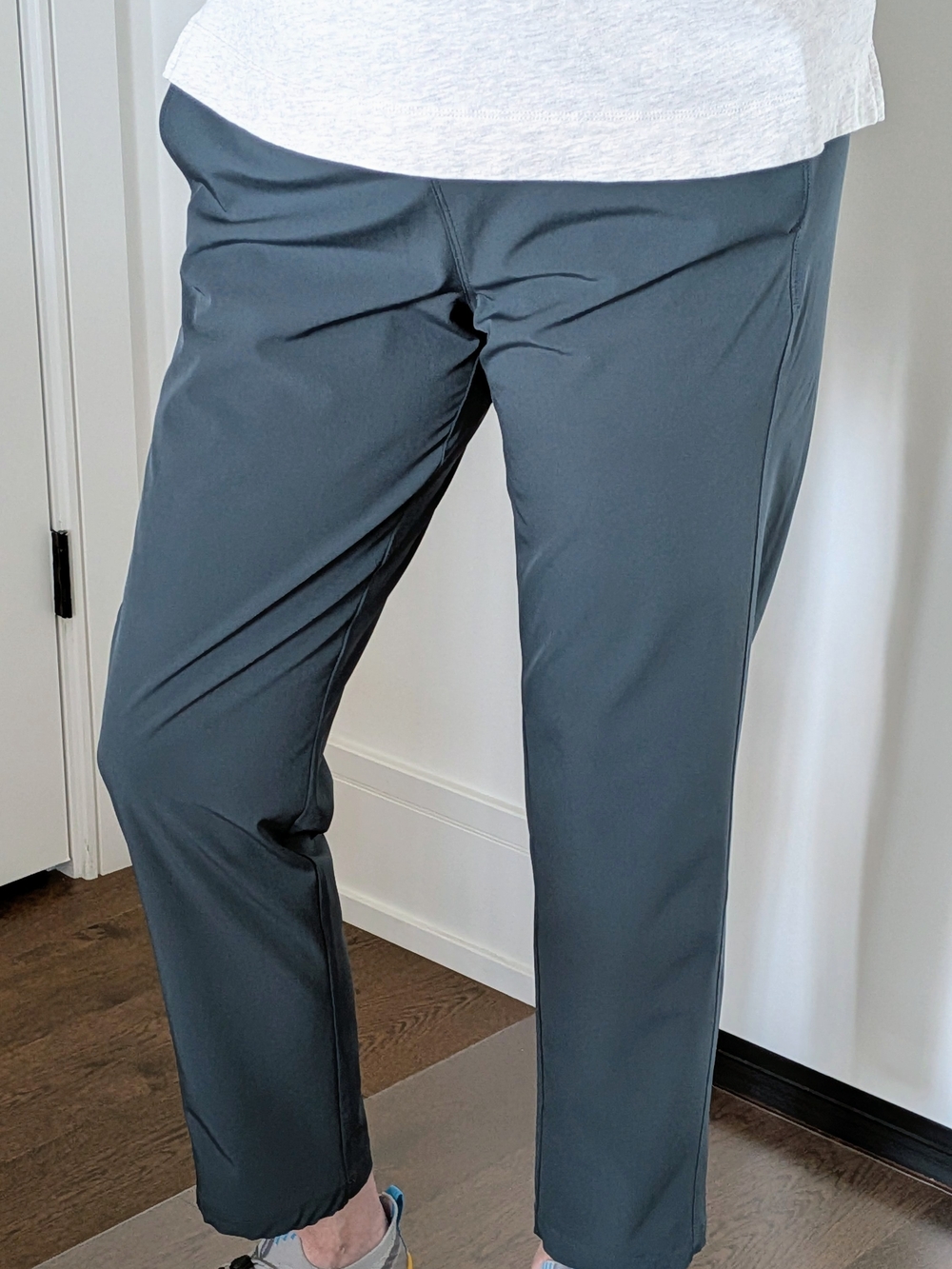 Eddie Bauer Women's Track Pants in Charcoal